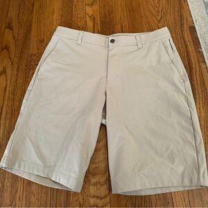 lululemon men’s ABC shorts khaki size 34, 11” inseam